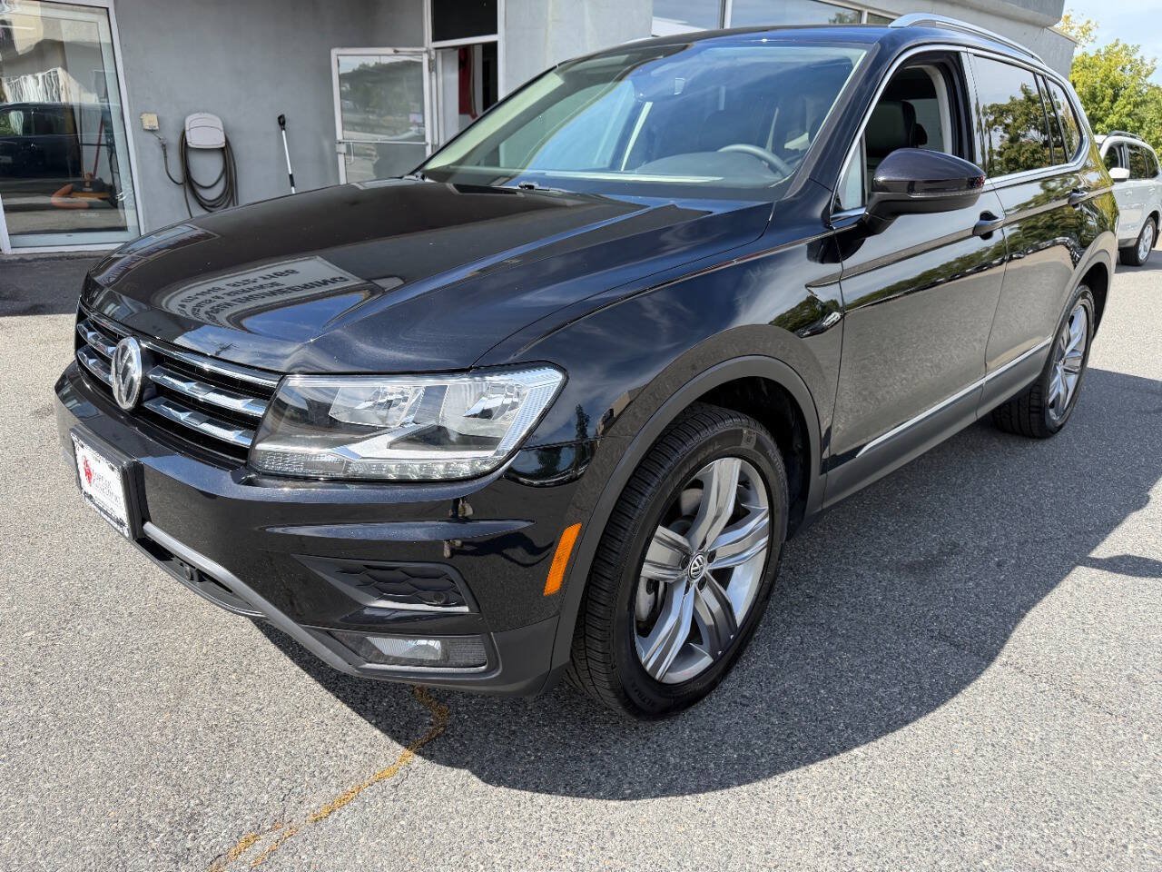 Used 2021 Volkswagen Tiguan SEL AWD/4WD image 3
