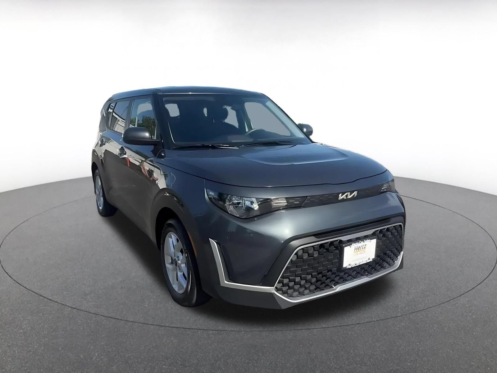 Used 2025 Kia Soul LX w/ LX Technology Package FWD image 3