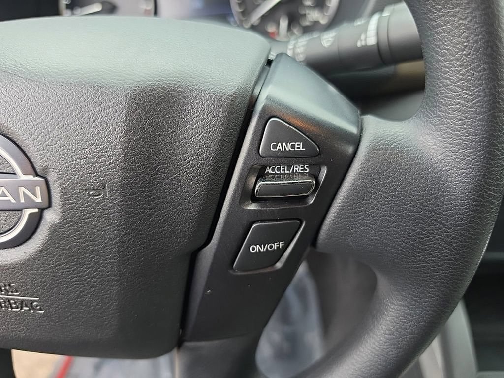 Used 2022 Nissan Frontier SV AWD/4WD image 12