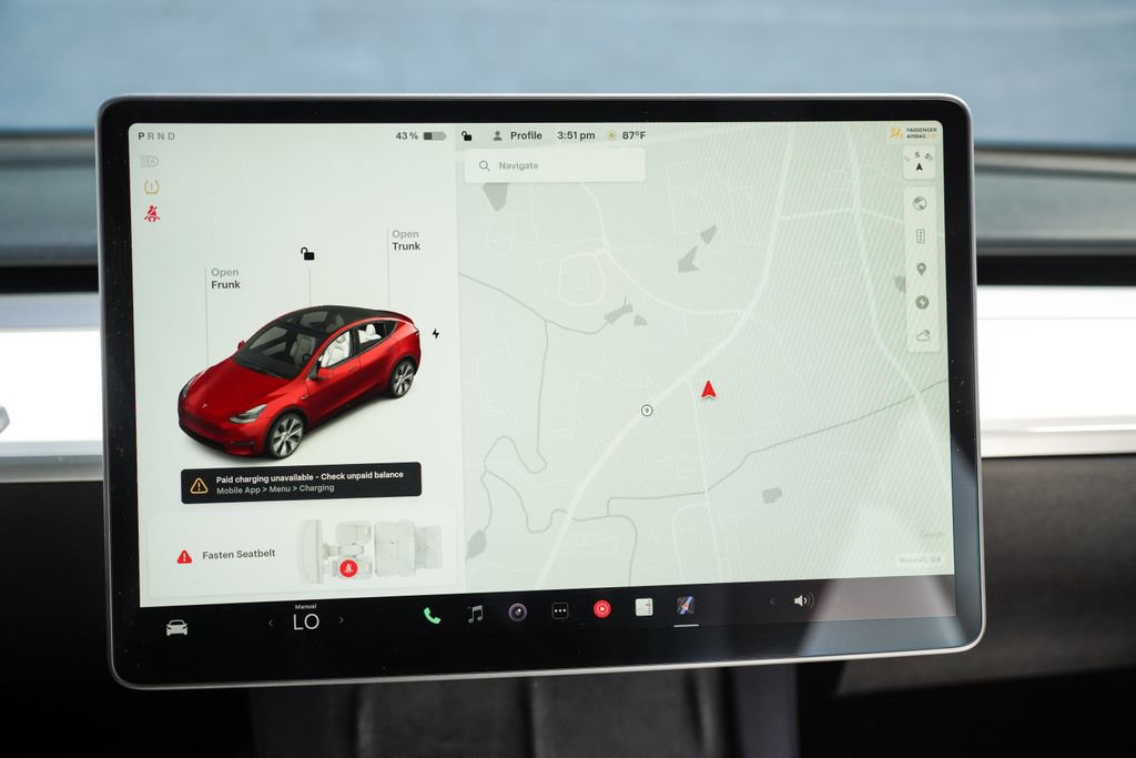 Used 2021 Tesla Model Y Long Range AWD/4WD image 25