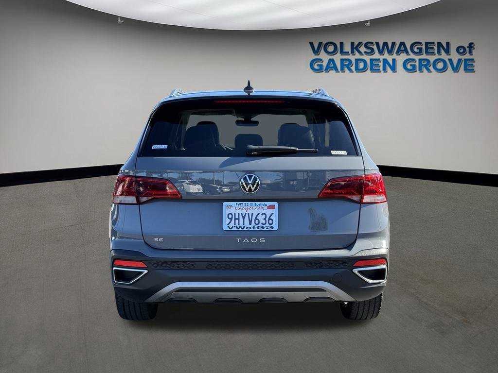 Used 2023 Volkswagen Taos SE w/ Panoramic Sunroof Package image 6