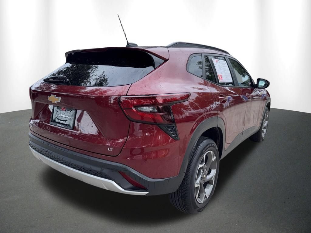 Used 2024 Chevrolet Trax LT w/ LT Convenience Package FWD image 13