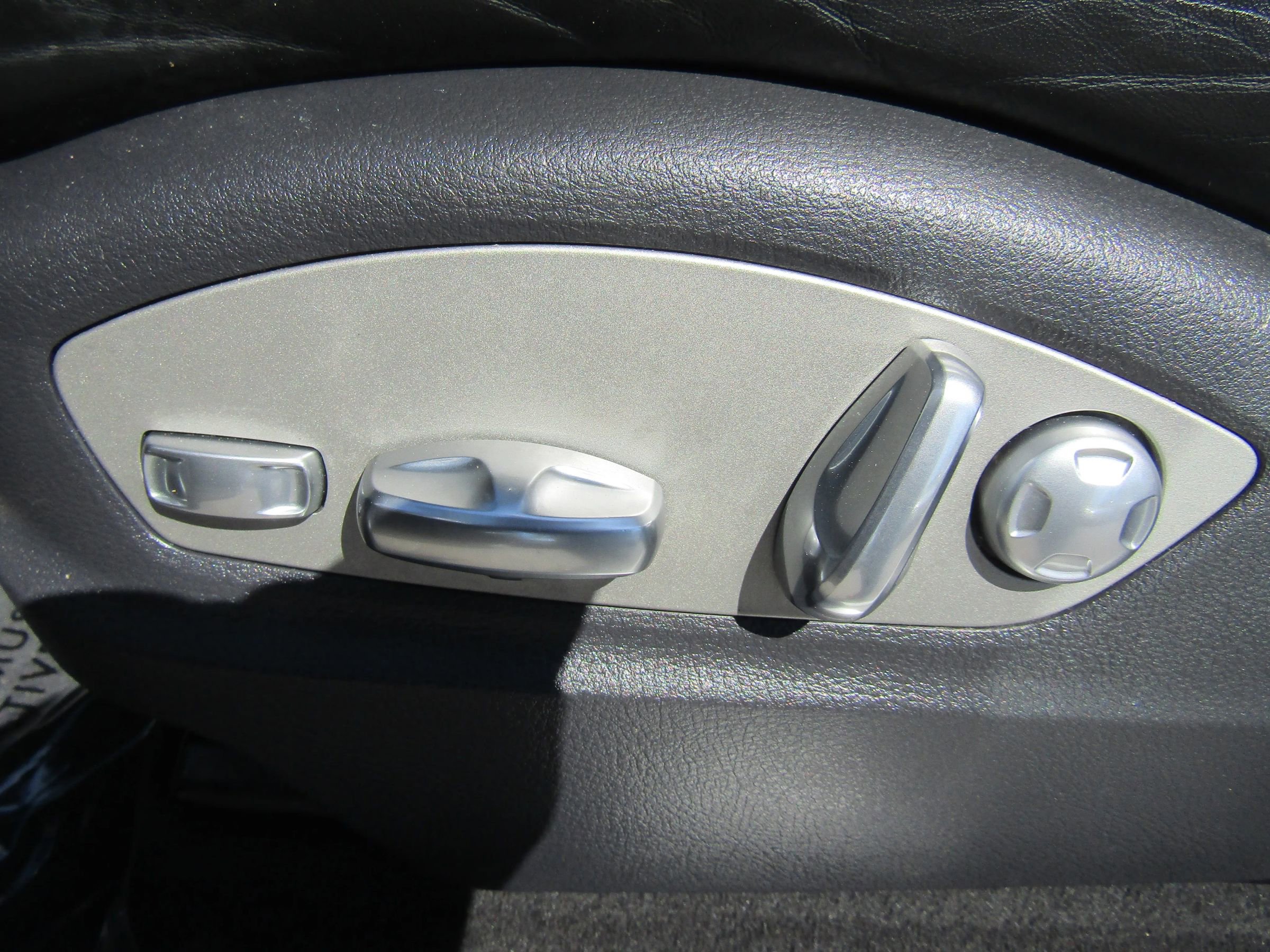 Used 2015 Porsche Macan S w/ Premium Package Plus image 25