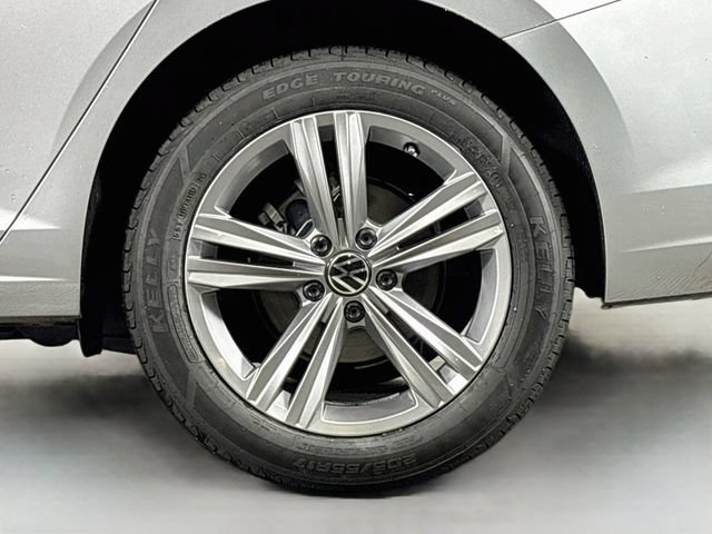 Certified 2024 Volkswagen Jetta SE FWD image 33