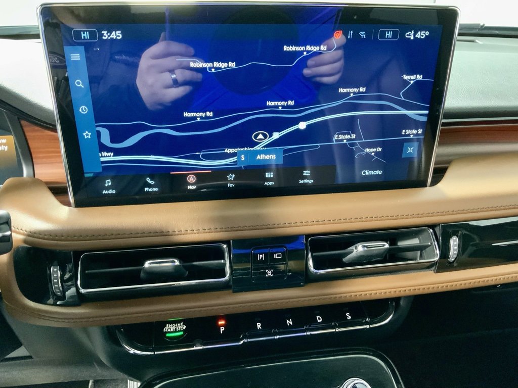 Used 2022 Lincoln Nautilus Reserve w/ Class II Trailer Tow Package image 3