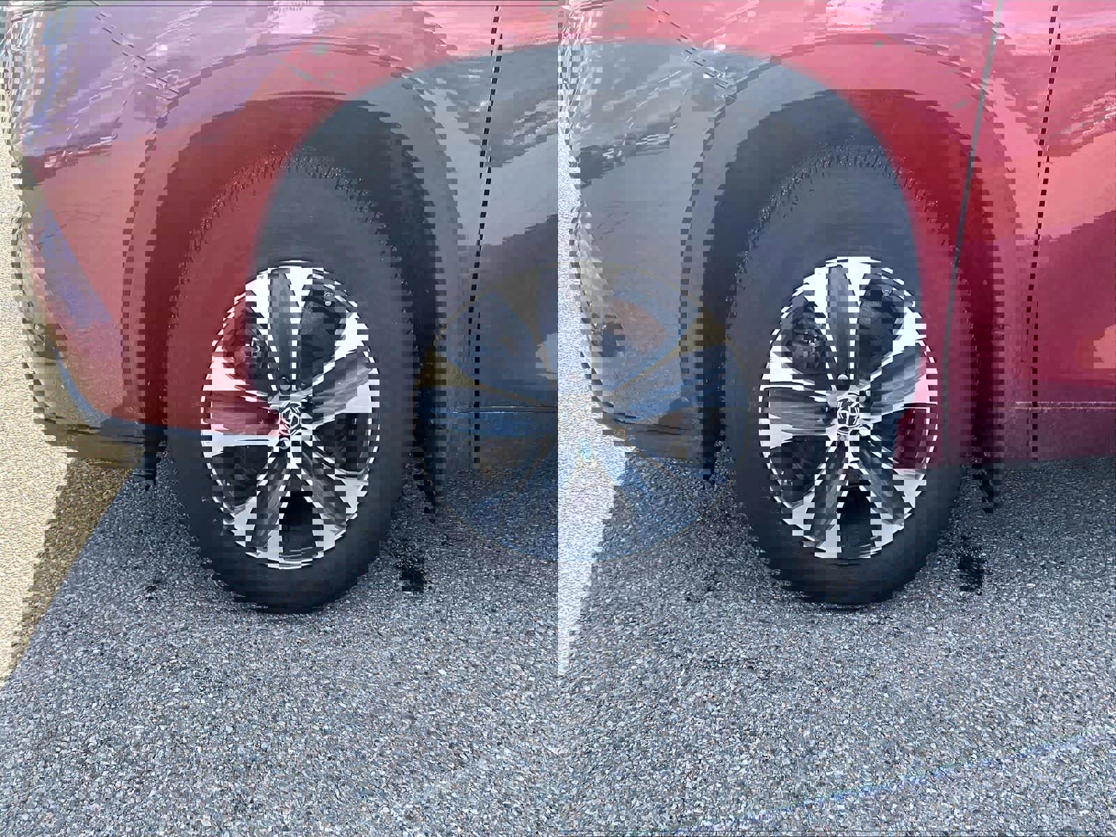 Certified 2024 Toyota Highlander XLE image 4