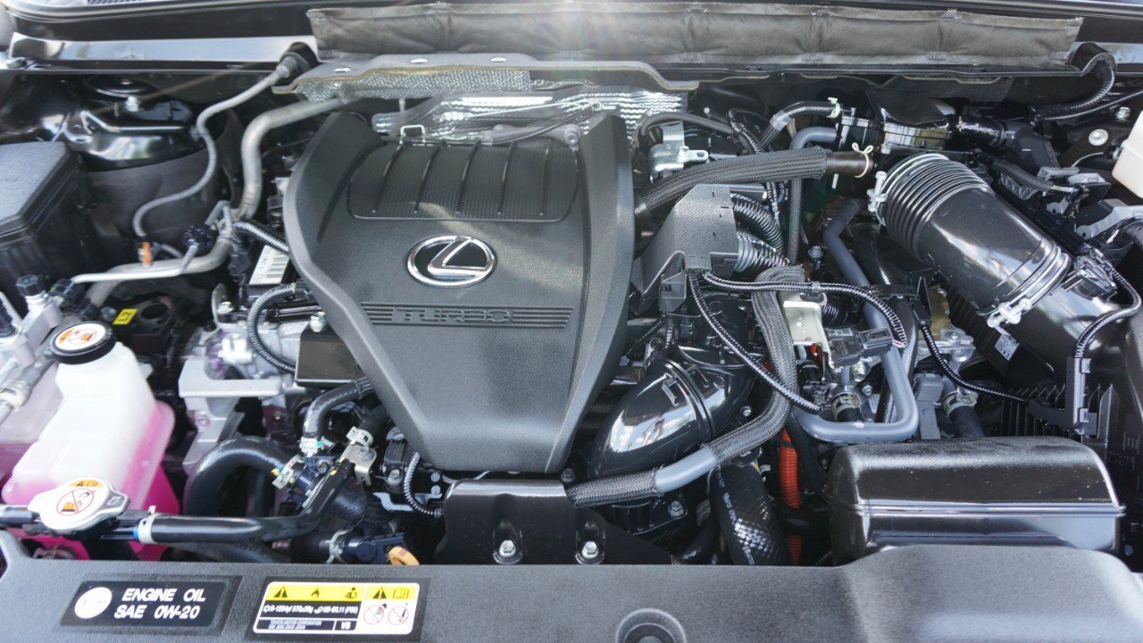 Used 2023 Lexus RX 500h F Sport w/ Accessory Package (Z1) AWD/4WD image 36