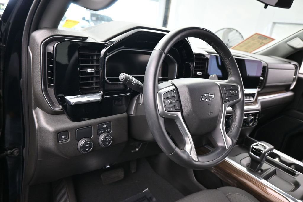 Used 2023 Chevrolet Silverado 1500 RST RWD image 16