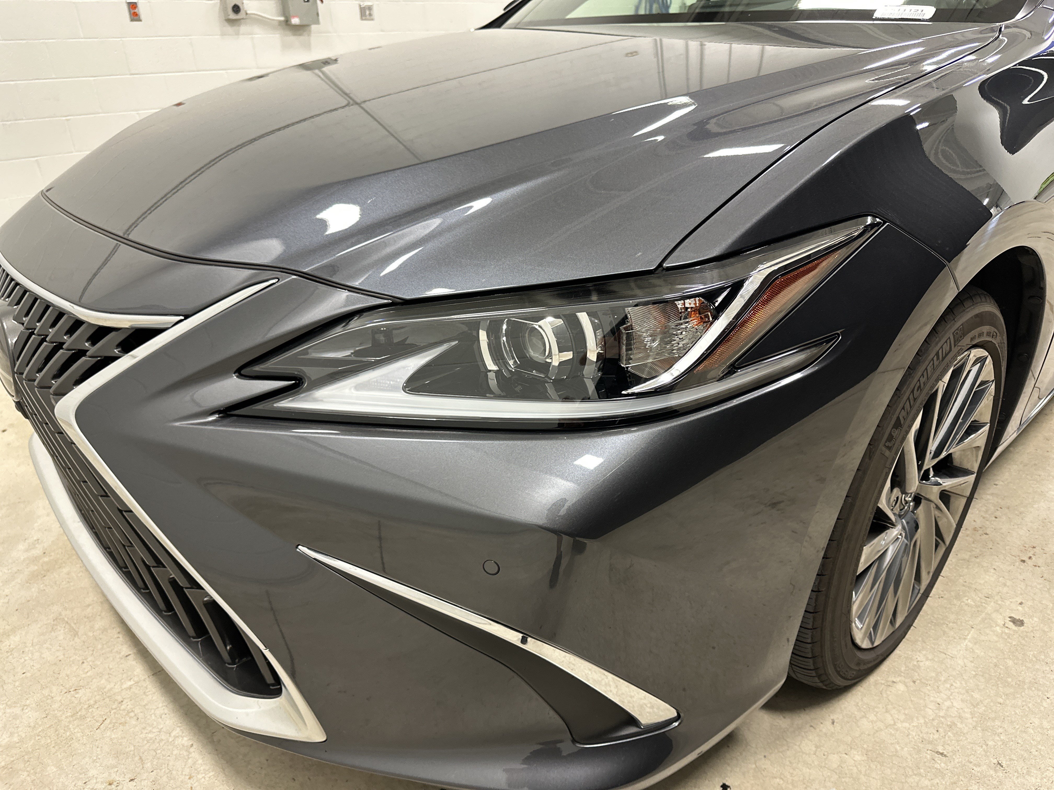Certified 2025 Lexus ES 350 w/ Accessory Package (Z2) FWD image 6