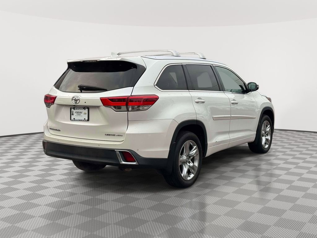 Used 2017 Toyota Highlander Limited AWD/4WD image 7