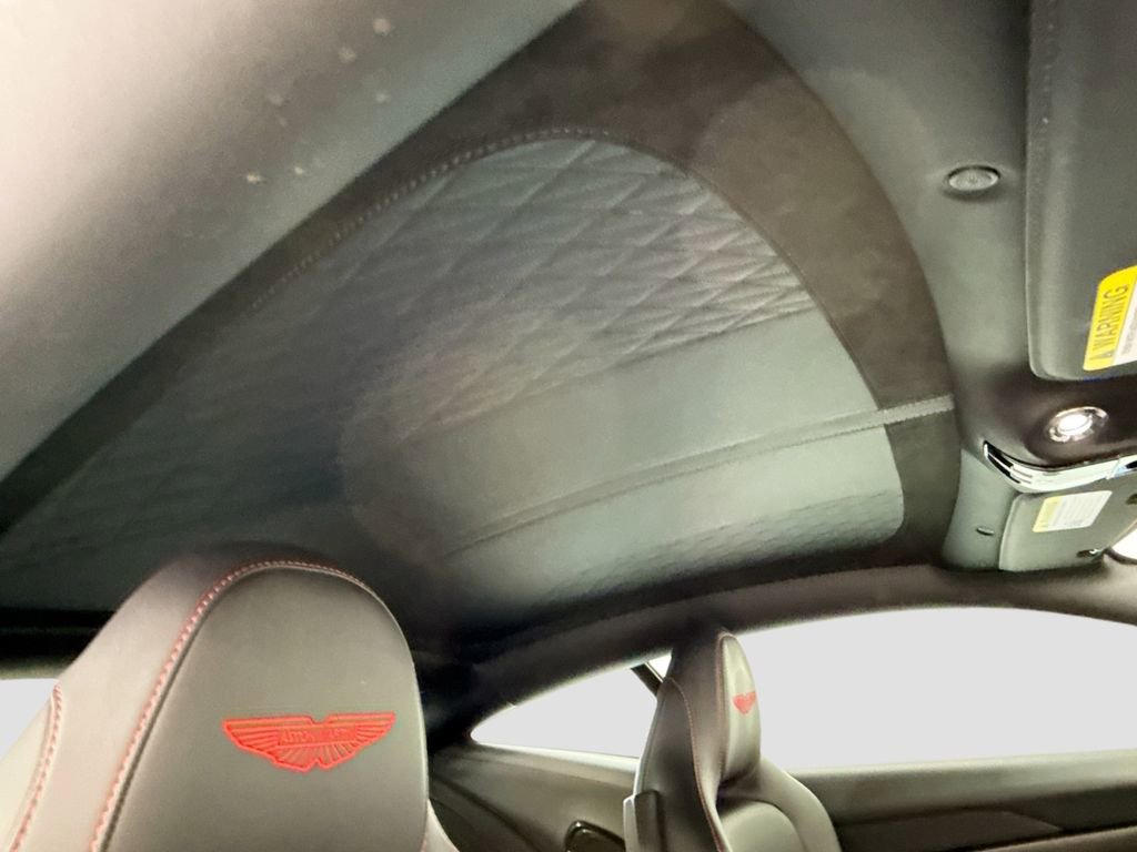Used 2025 Aston Martin DB12 Coupe RWD image 17