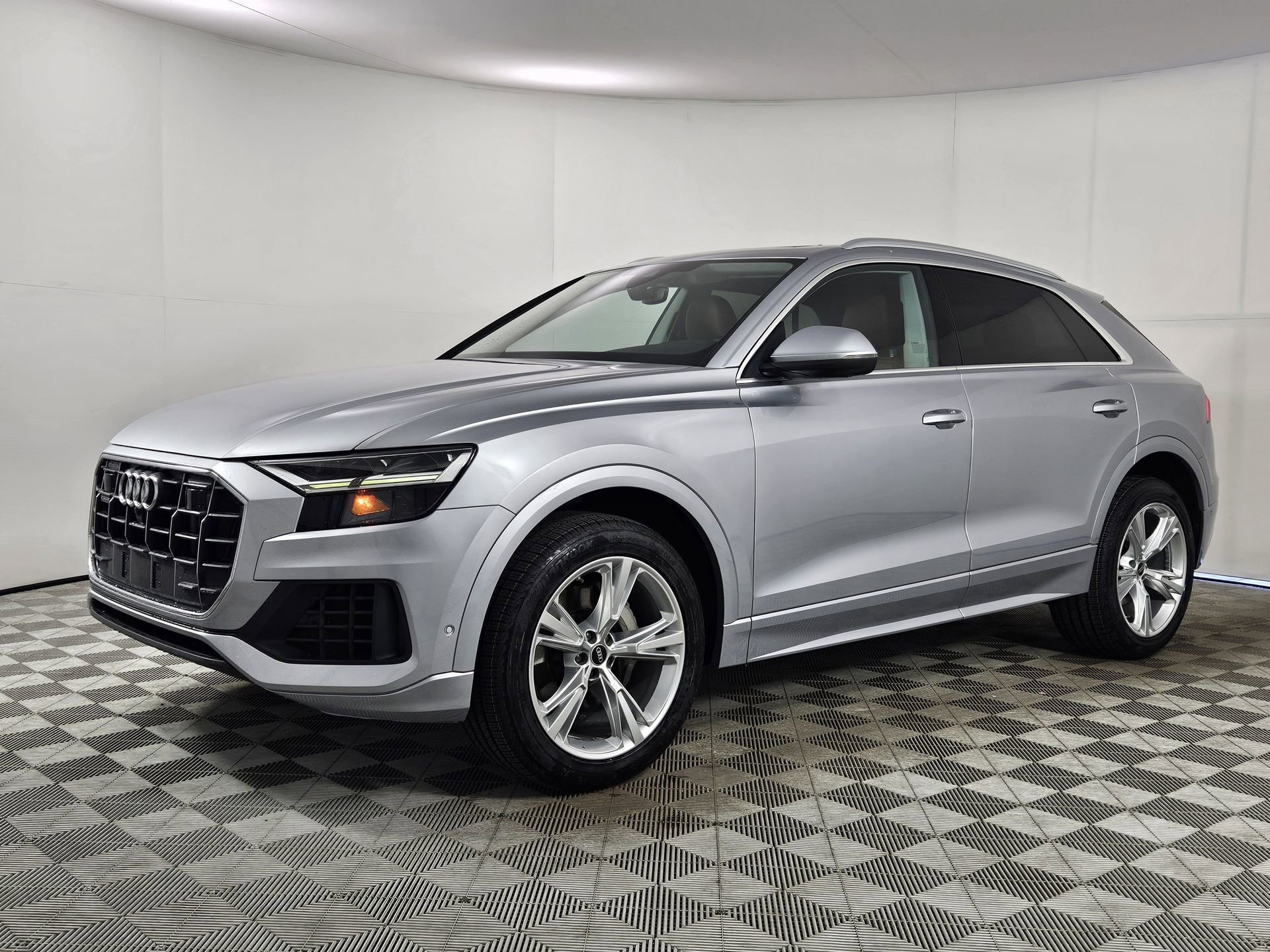Certified 2022 Audi Q8 Premium Plus AWD/4WD image 3