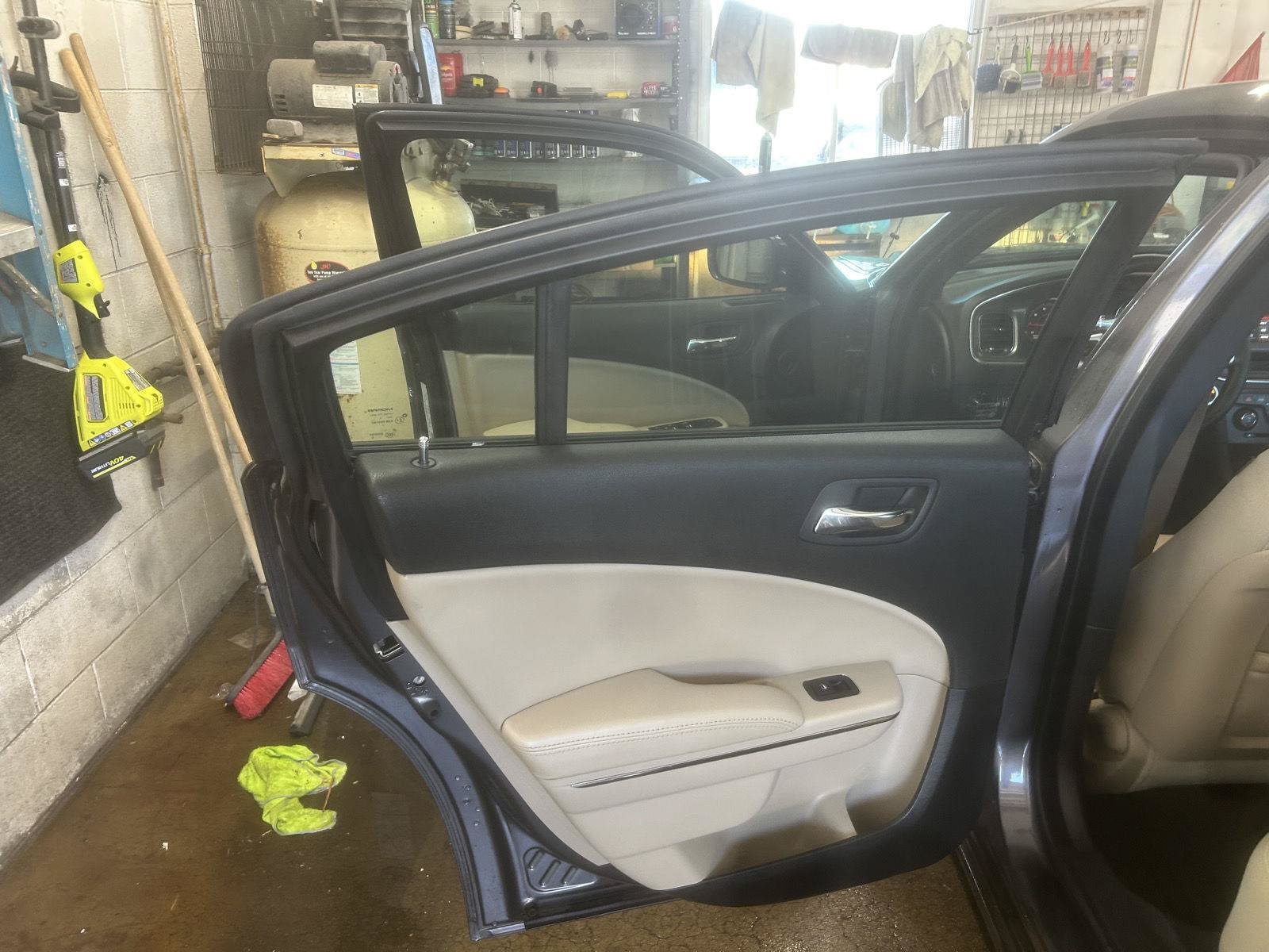 Used 2014 Dodge Charger SE RWD image 21