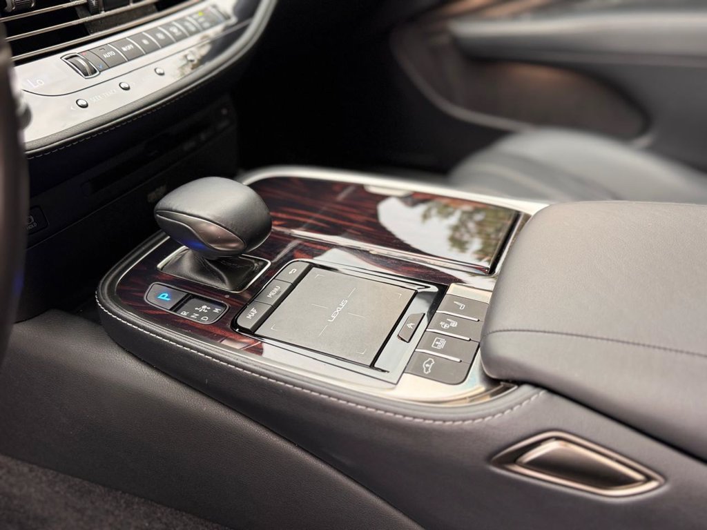 Used 2022 Lexus LS 500 AWD w/ Luxury Package image 17