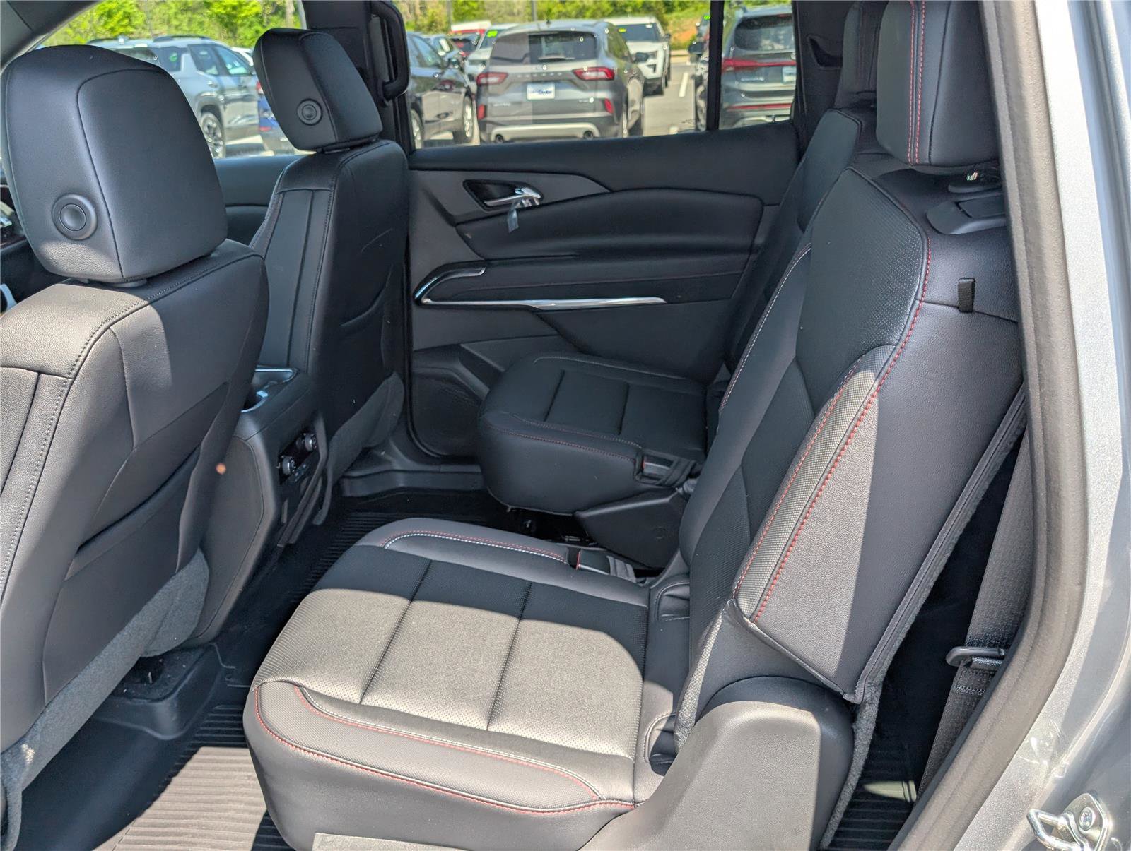 New 2026 Chevrolet Traverse Z71 w/ Driver Confidence Package AWD/4WD image 12