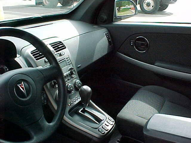 Used 2006 Pontiac Torrent 2WD image 16