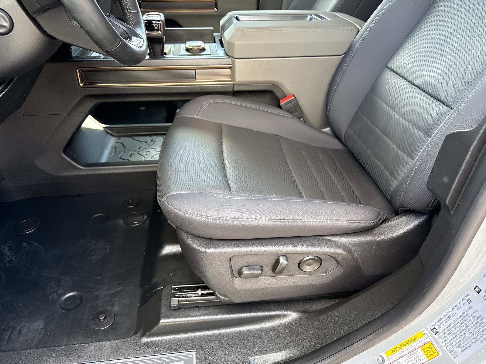 Used 2025 GMC Hummer EV 2X w/ LPO, Roof Cross Rail Package image 20