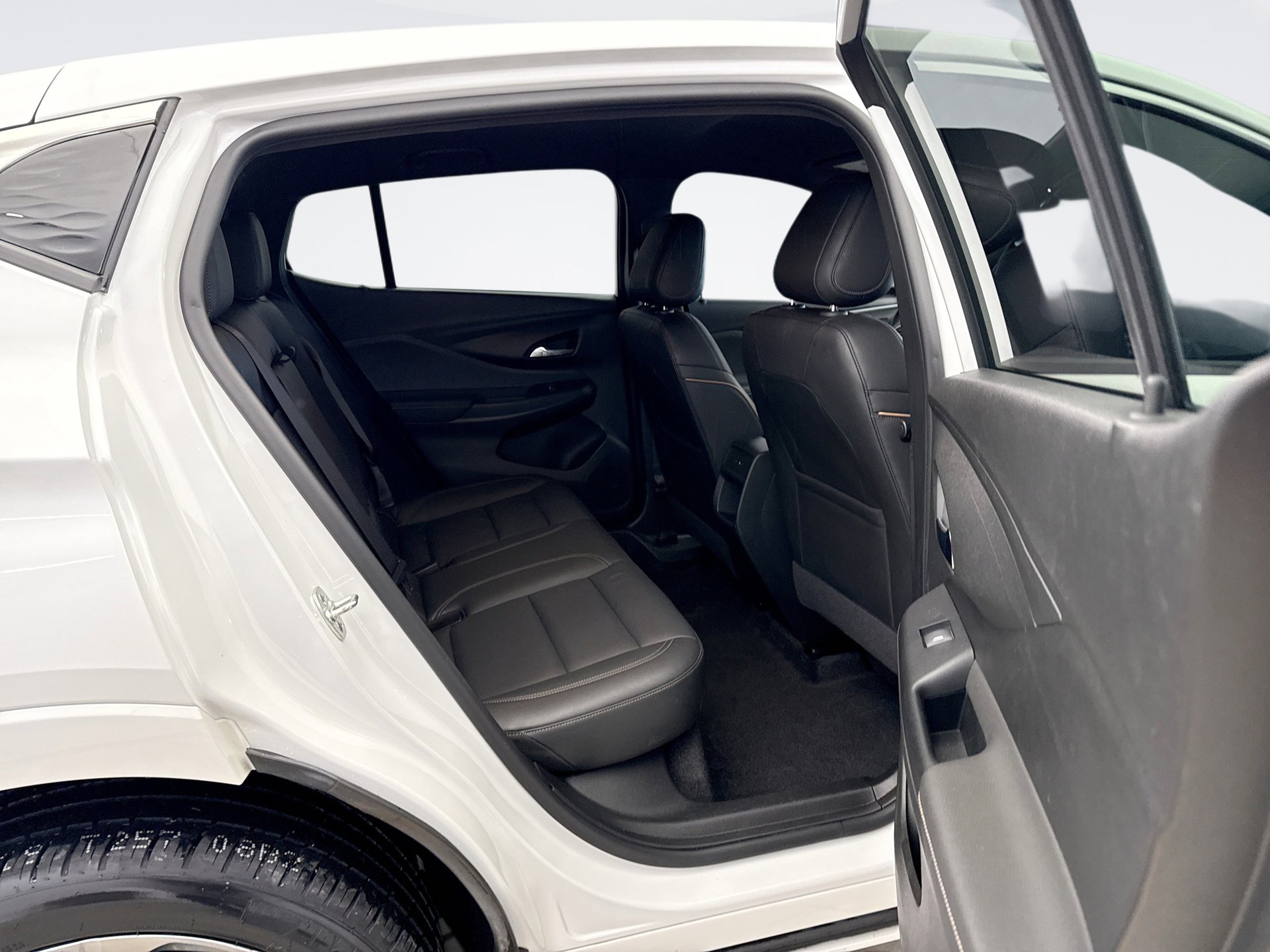 Used 2024 Buick Envista Avenir image 17