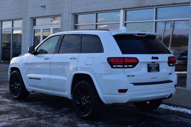 Used 2018 Jeep Grand Cherokee Altitude image 4