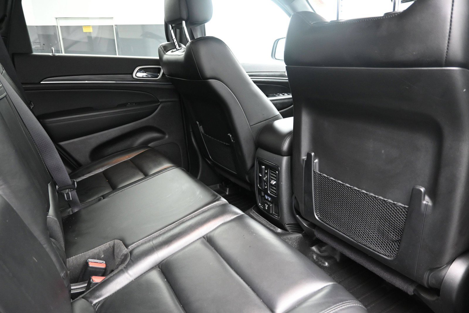 Used 2021 Jeep Grand Cherokee Limited AWD/4WD image 24