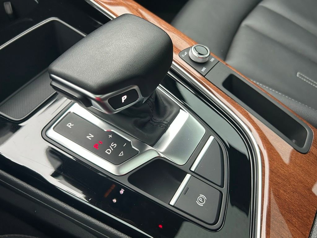 Used 2023 Audi A4 2.0T Premium w/ Convenience Package image 35