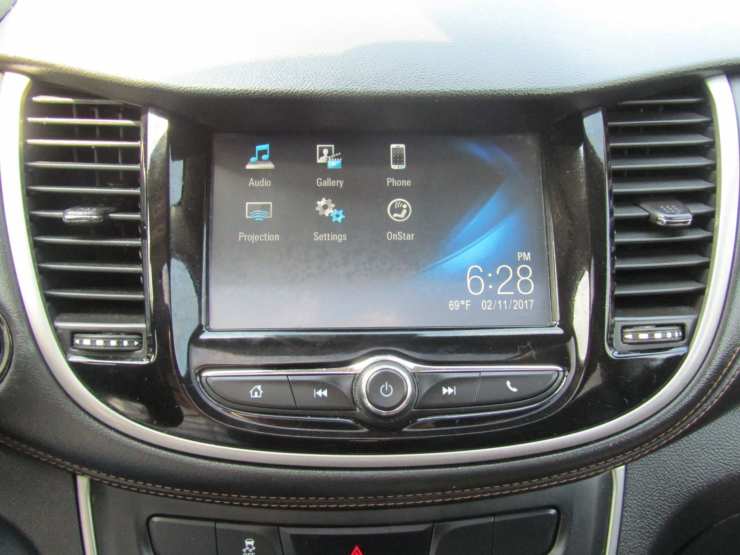 Used 2017 Chevrolet Trax LT w/ Sun & Sound Package FWD image 26