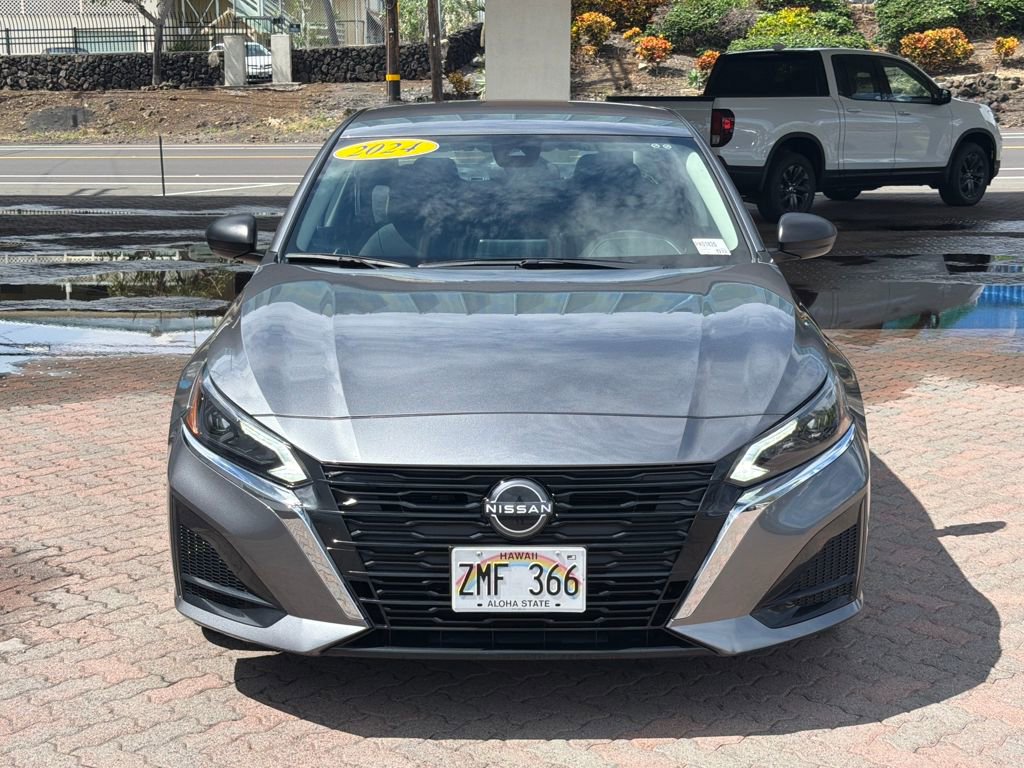 Used 2024 Nissan Altima 2.5 SV image 2