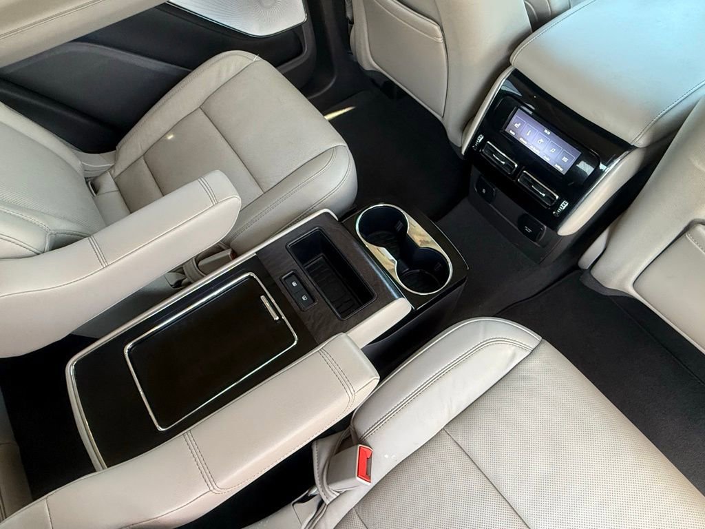 Used 2023 Lincoln Aviator Reserve w/ Equipment Group 201A image 16