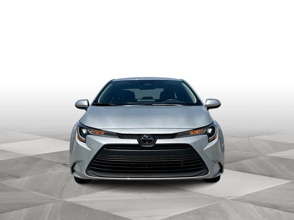 Used 2025 Toyota Corolla LE FWD image 3