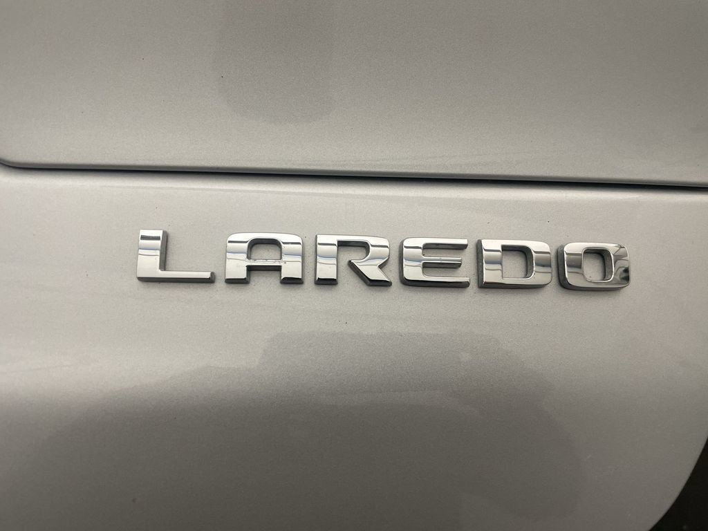 Used 2023 Jeep Grand Cherokee L Laredo w/ Luxury Tech Group I AWD/4WD image 23