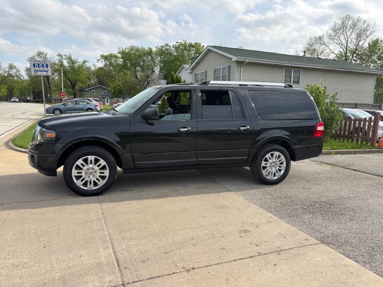 Used 2014 Ford Expedition EL Limited w/ Equipment Group 301A AWD/4WD image 12