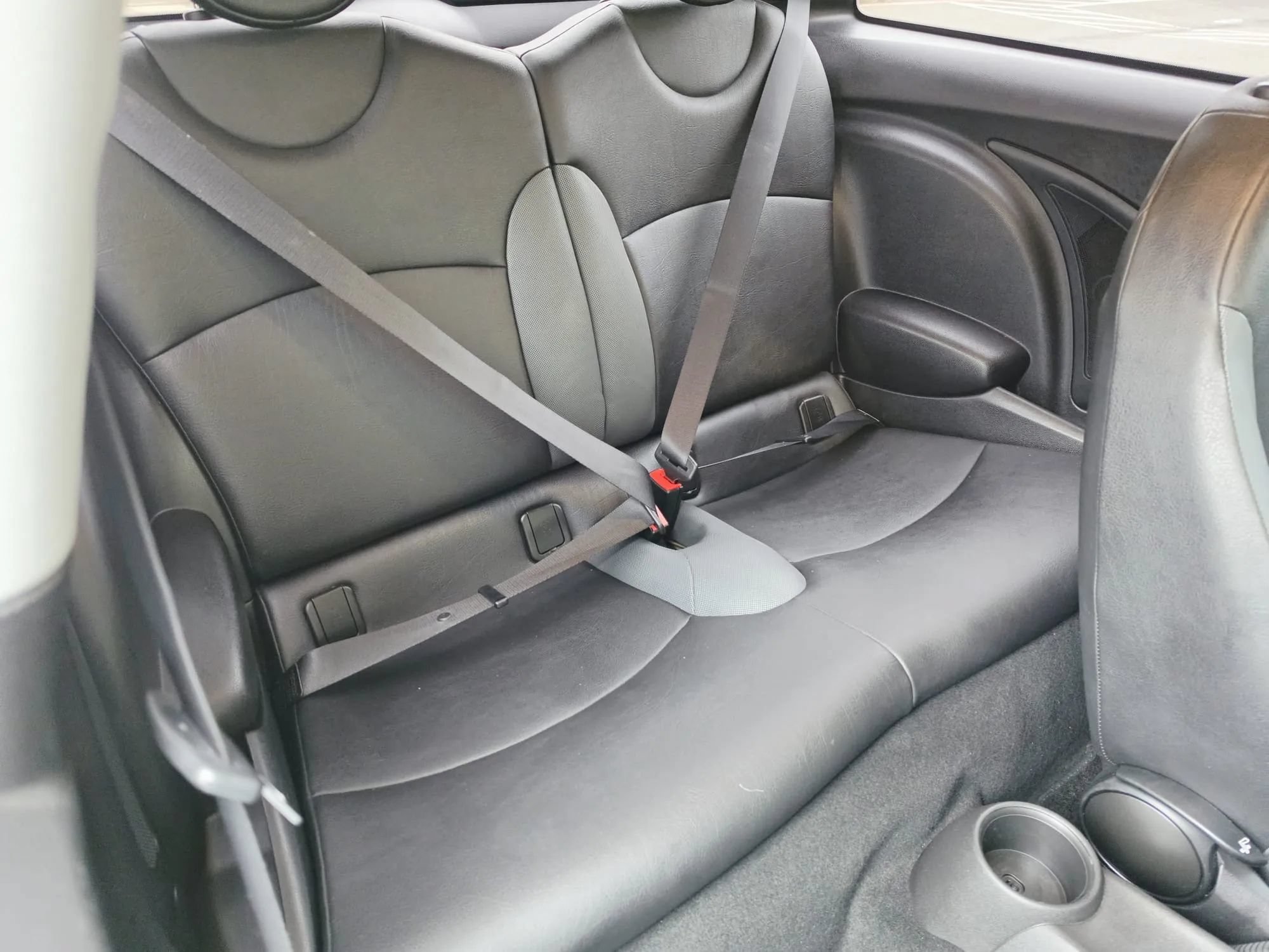 Used 2010 MINI Cooper Hardtop FWD image 12