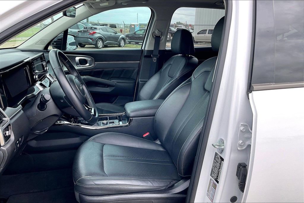 Used 2023 Kia Sorento SX image 18