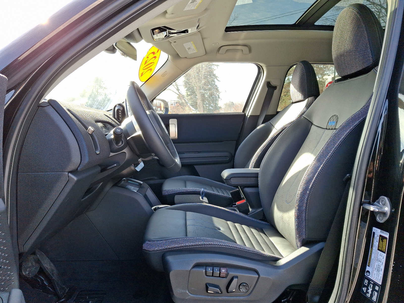 Used 2025 MINI Cooper Countryman S w/ Comfort Package Max image 13