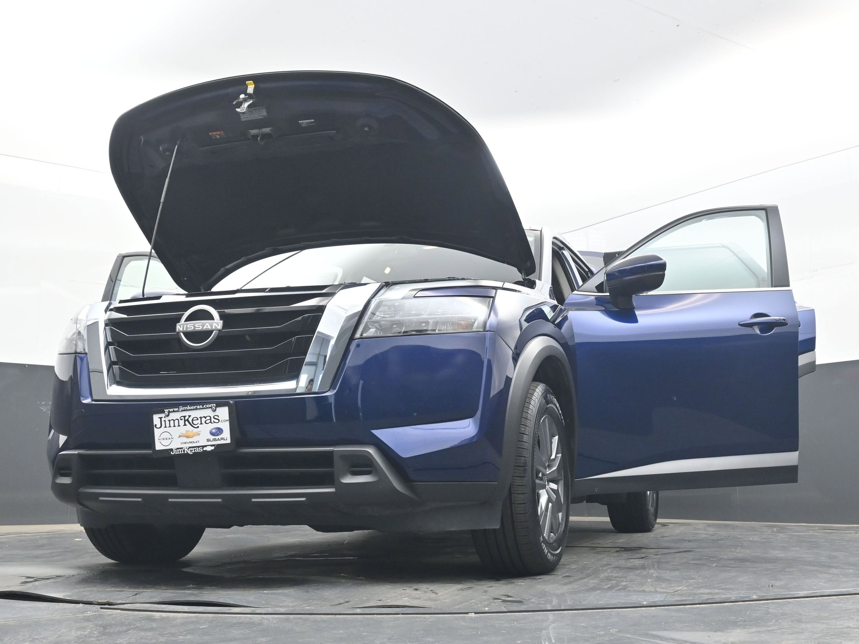 Used 2025 Nissan Pathfinder SV AWD/4WD image 38