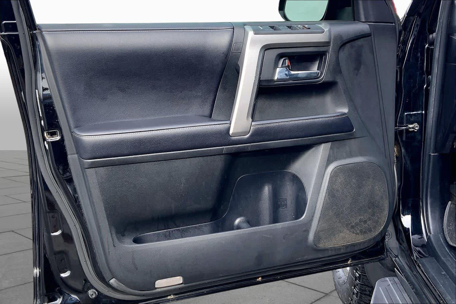 Used 2018 Toyota 4Runner SR5 Premium RWD image 22