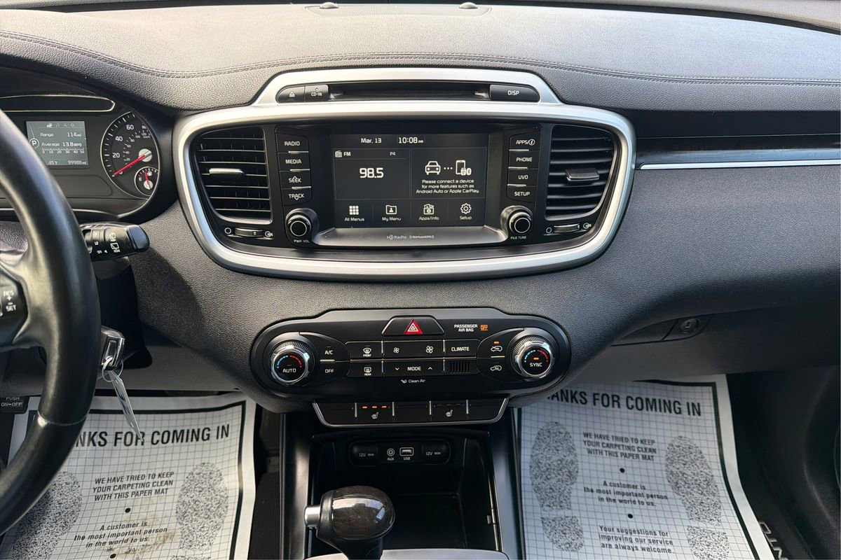 Used 2018 Kia Sorento LX image 12