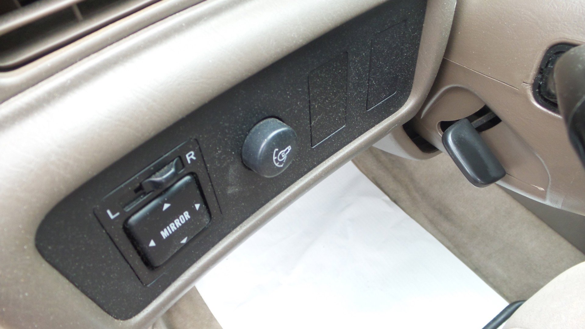 Used 1998 Toyota Camry LE FWD image 31