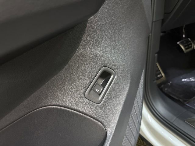 New 2026 Volkswagen Atlas Peak Edition image 13