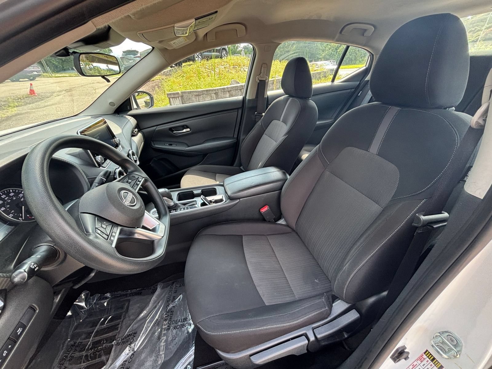 Used 2025 Nissan Sentra SV FWD image 33