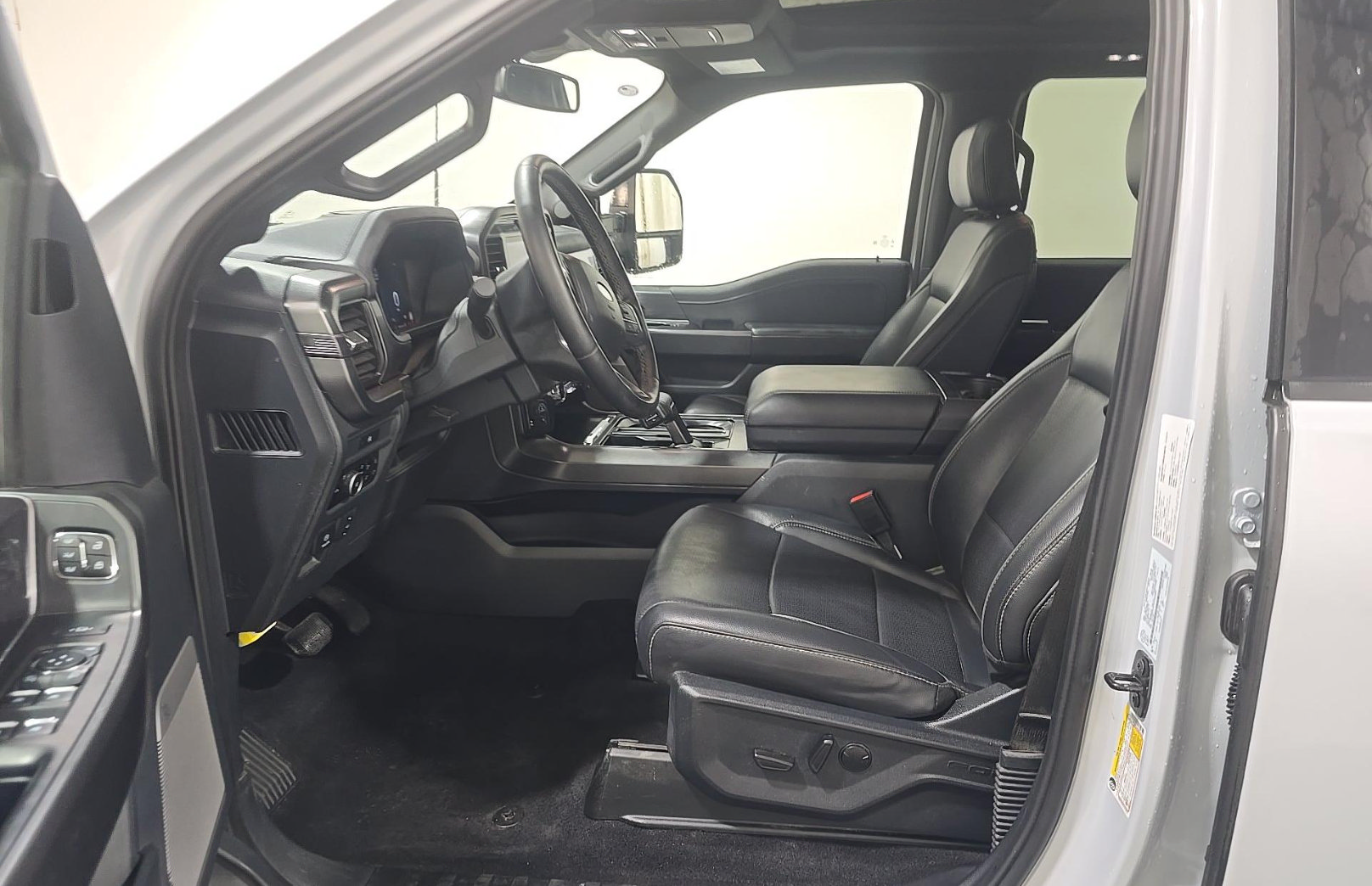Used 2025 Ford F150 Lariat AWD/4WD image 7