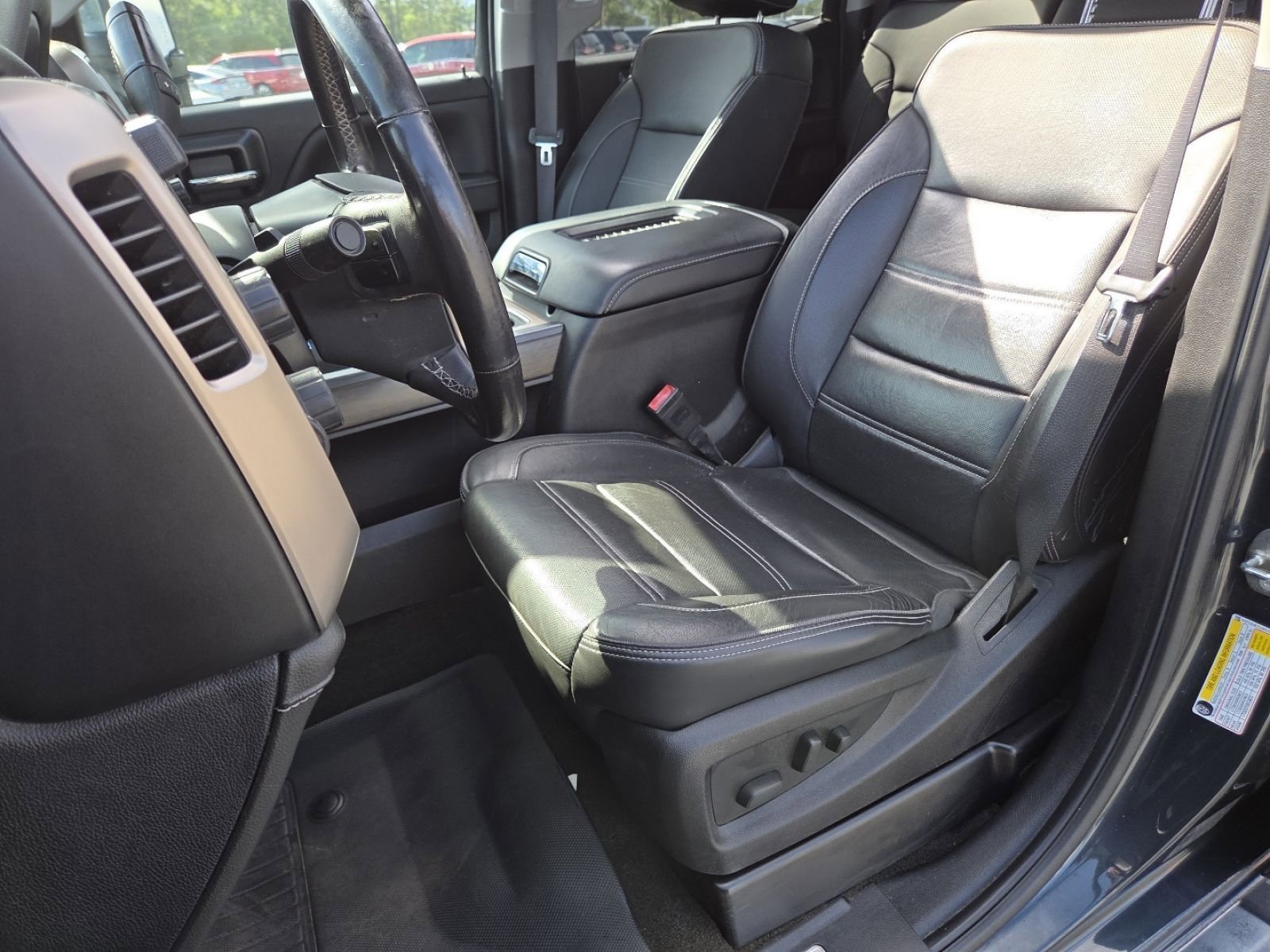 Used 2018 GMC Sierra 2500 Denali w/ Duramax Plus Package AWD/4WD image 26