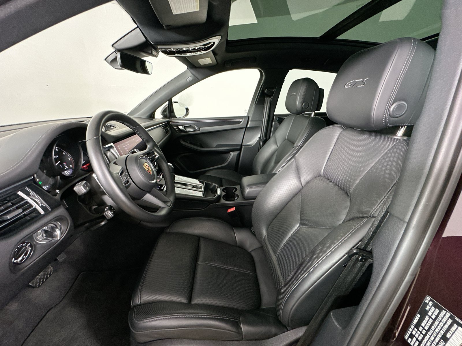 Certified 2024 Porsche Macan GTS w/ Premium Plus Package AWD/4WD image 33