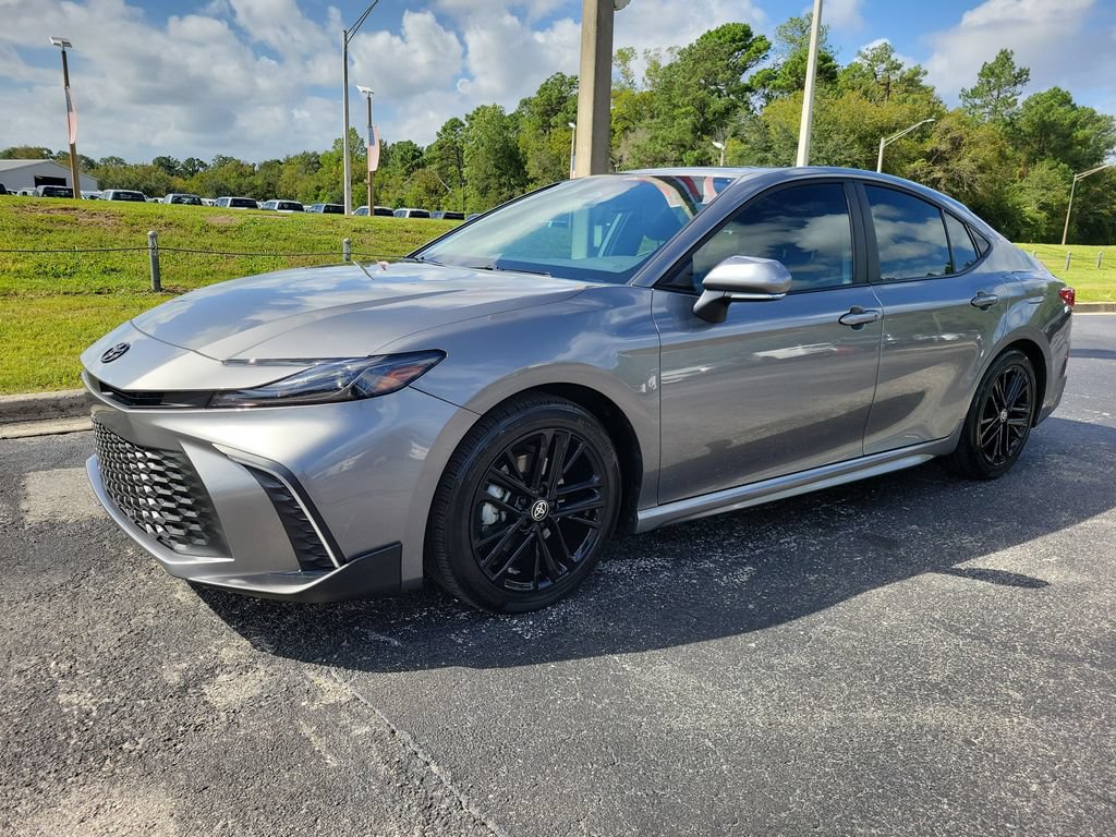 Used 2025 Toyota Camry LE FWD image 2