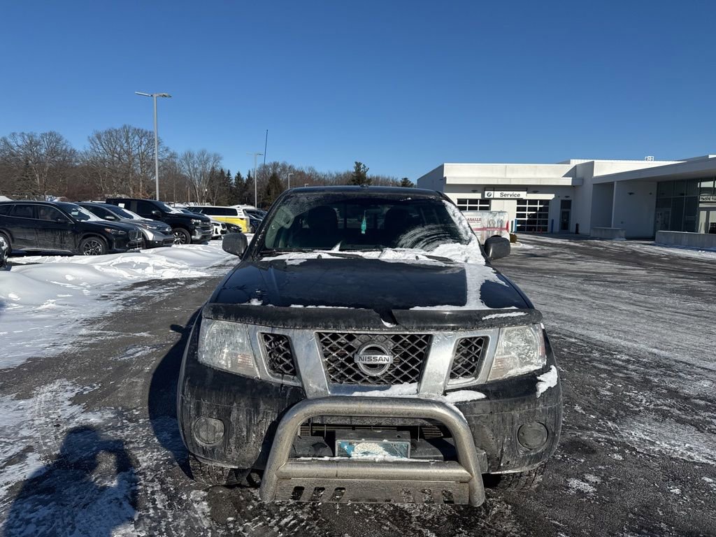 Used 2017 Nissan Frontier SV image 2