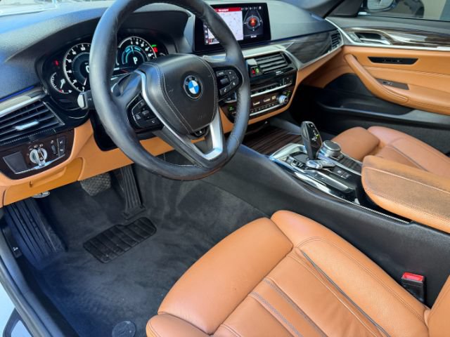 Used 2019 BMW 530e w/ Convenience Package RWD image 12