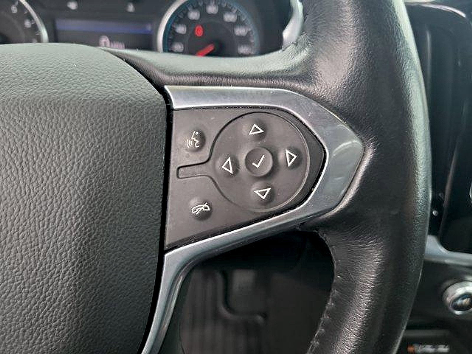 Used 2022 Chevrolet Traverse LT AWD/4WD image 34