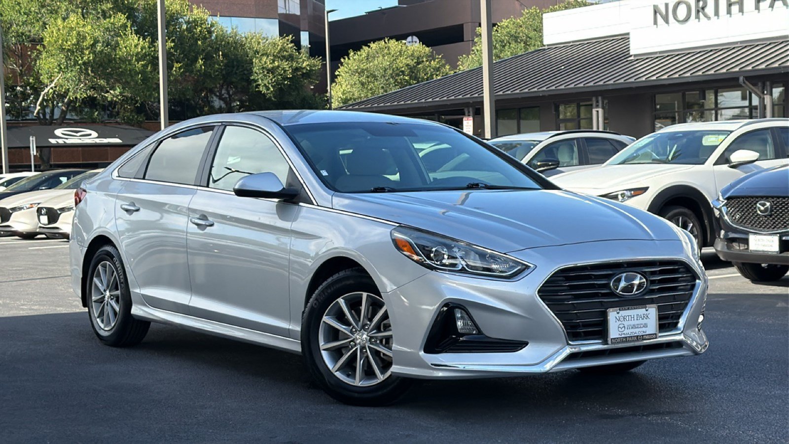 Used 2019 Hyundai Sonata SE FWD image 2
