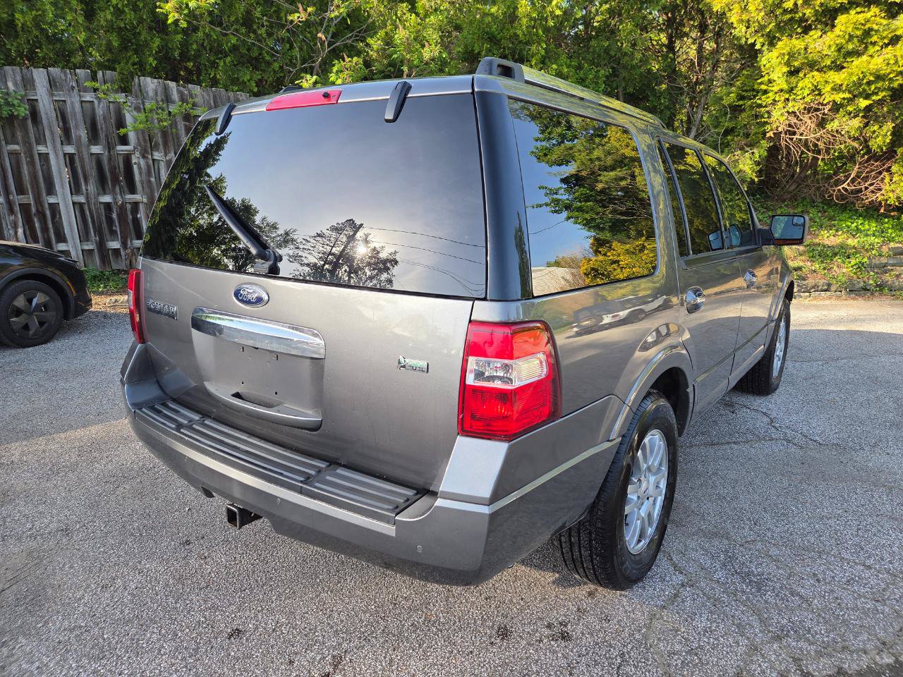 Used 2014 Ford Expedition Limited AWD/4WD image 5