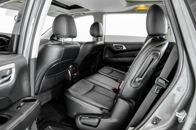 Used 2020 Nissan Pathfinder Platinum AWD/4WD image 36